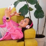 27 Top-Rated Wellness Podcasts Endorsed by Health Professionals