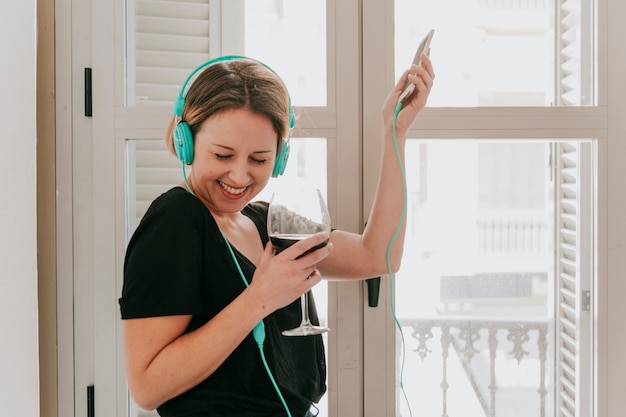 27 Top Wellness Podcasts Recommended by Health Professionals