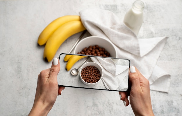 A Day on the Plate: What Instagram Influencers Really Eat for Health