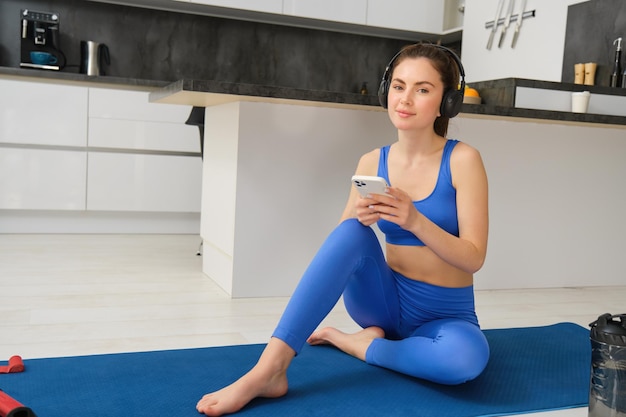 Get Moving at Home with These 30-Minute Fat-Burning Workouts